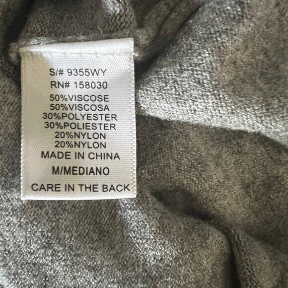 Love Tree V-Neck Sweater Women M Gray Lightweight Pullover - Picture 6 of 7